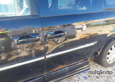 2007 Chrysler Town & Country Touring z USA, uszkodzony, nr VIN 2A4GP54L37R283581